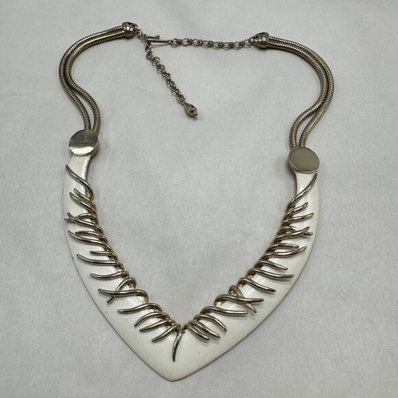 Vintage Boucher Choker Style Necklace Brutalist White Enamel Gold Tone FLAWED - Picture 4 of 16